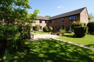Sandringham Court - click for photo gallery